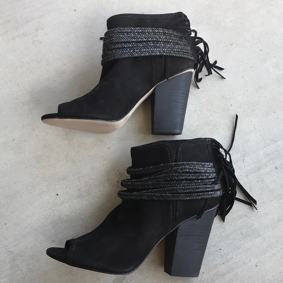 BCBGeneration Bg-cinder Ankle Booties. Size 7 - Picture 4 of 8